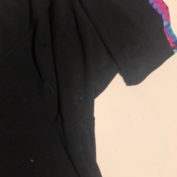 XL Gap Fit Capri Leggings with Bright Detail - Picture 4 of 4